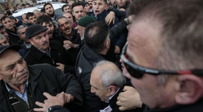 Kılıçdaroğlu’na saldırı davası başladı: “Kılıçdaroğlu’nu öldürmek isteseydik zaten çıkamazdı” Kılıçdaroğlu'na saldırı davası başladı: "Kılıçdaroğlu’nu öldürmek isteseydik zaten çıkamazdı"