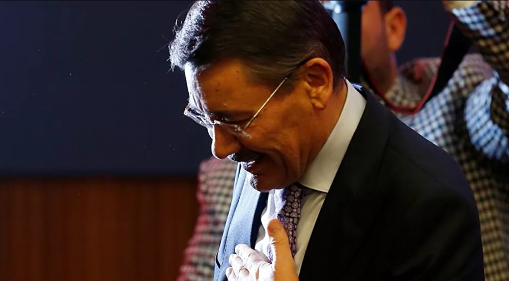 Melih Gökçek'ten Bülent Arınç'a Tepki Sen ne biçim AK Partilisin? Melih Gökçek'ten Bülent Arınç'a Tepki Sen ne biçim AK Partilisin?