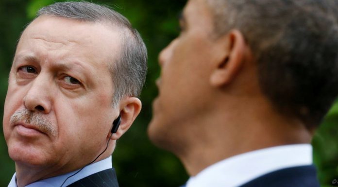 Obama: Erdoğan’ın demokrasiye bağlılığı sadece iktidarını koruduğu sürece devam edecek Obama: Erdoğan'ın demokrasiye bağlılığı sadece iktidarını koruduğu sürece devam edecek