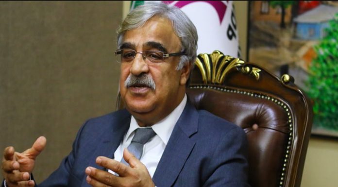 HDP Eşbaşkanı Sancar: Her türlü hukuki operasyona karşı tecrübeliyiz aldırmıyoruz HDP Eşbaşkanı Sancar: Her türlü hukuki operasyona karşı tecrübeliyiz aldırmıyoruz
