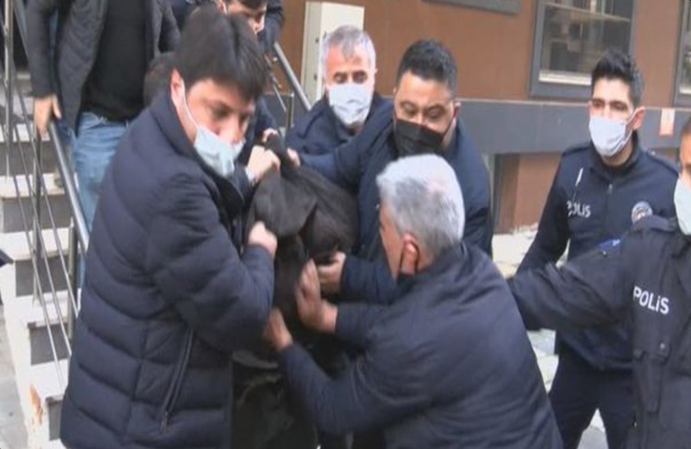 Akademisyen Aylin Sözer İstanbul Maltepe'deki evinde öldürüldü