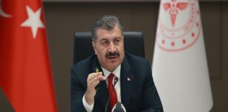 Bakan Koca: Vatandaşın sınıfına göre değil riskine göre aşı yapacağız