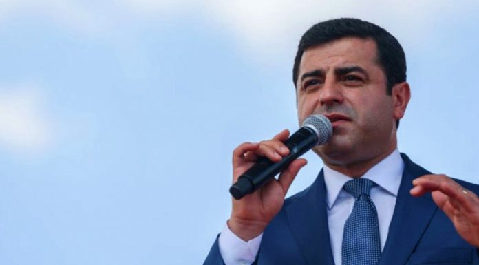 Demirtaş için yapılan tahliye başvurusu, ‘tercüme’ gerekçesiyle reddedildi Demirtaş için yapılan tahliye başvurusu, 'tercüme' gerekçesiyle reddedildi