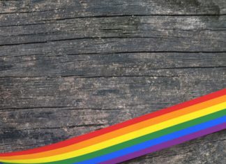 LGBT ve gökkuşağı temalı ürünlerin +18 uyarısı konulmadan satışı yasaklanıyor