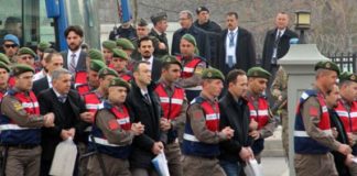 Times gazetesi: 'Türkiye'de sonu gelmeyen tasfiye süreci'