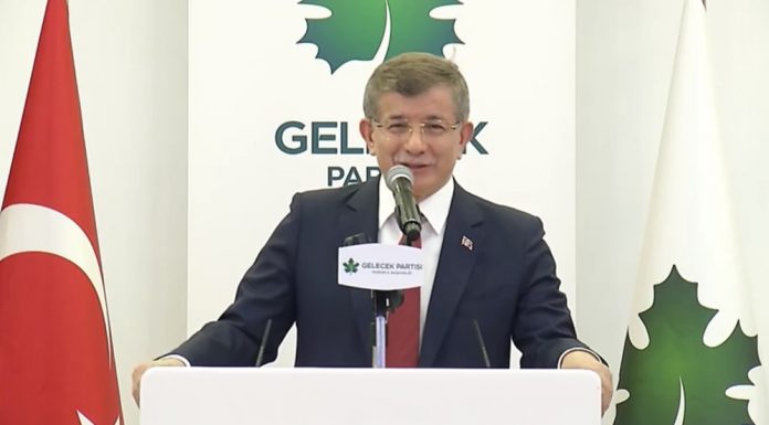 Davutoğlu: Bahçeli FETÖ’nün hükümeti devirme teşebbüsüne açık destek vermiştir Davutoğlu: Bahçeli FETÖ'nün hükümeti devirme teşebbüsüne açık destek vermiştir