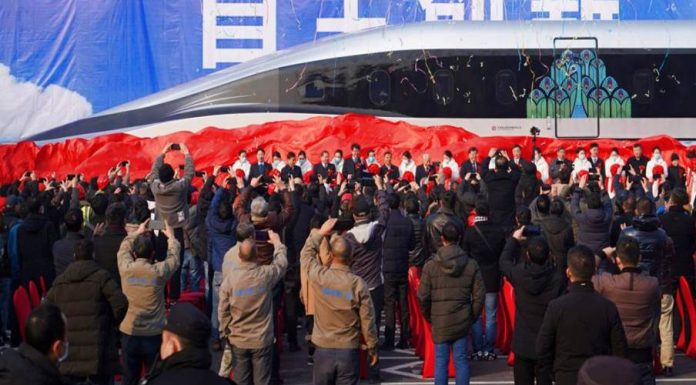Çin’den saatte 644 kilometreye kadar hızlanabilen yeni uçan tren Çin'den saatte 644 kilometreye kadar hızlanabilen yeni uçan tren