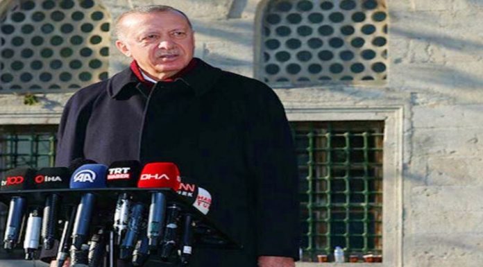 Erdoğan: Öğrencilerle alakası olmayan CHP İstanbul İl Başkanı orada o zaten DHKP-C militanıdır Erdoğan: Öğrencilerle alakası olmayan CHP İstanbul İl Başkanı orada o zaten DHKP-C militanıdır