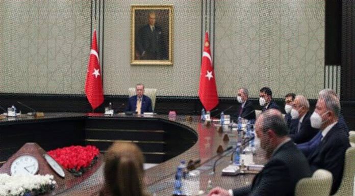 AKP’de Albayrak yorumu: Kırılma yaşandı tamiri zaman alır AKP'de Albayrak yorumu: Kırılma yaşandı tamiri zaman alır
