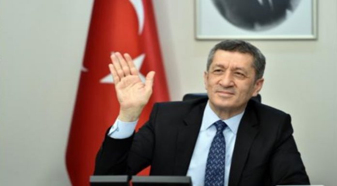 Bakan Selçuk: Sınavların ertelenmesi çalışma yükünü daha da artırır