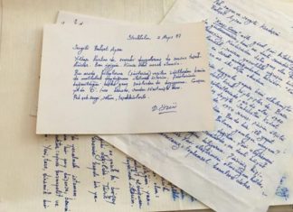 Yazar Demir Özlü'nün şair Behçet Aysan'a gönderdiği mektuplar