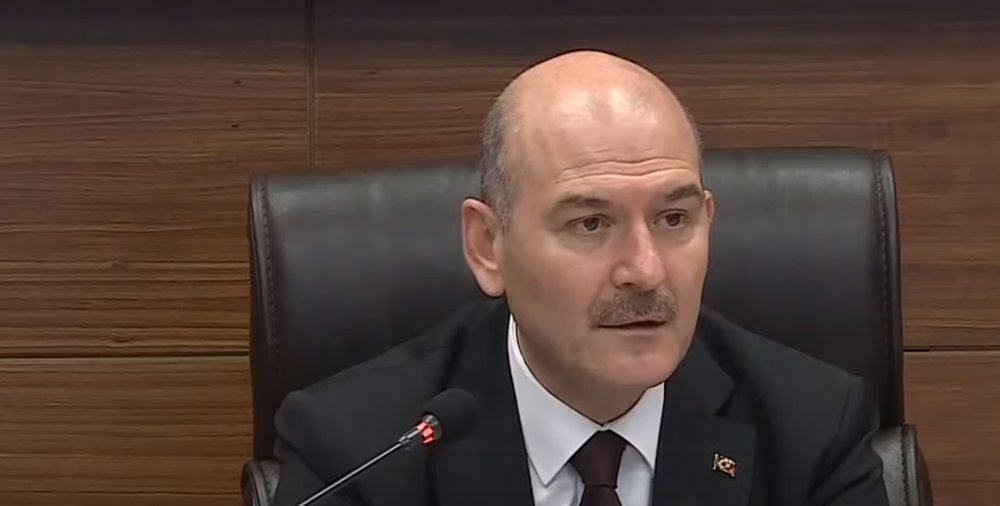 Soylu: Cumhurbaşkanı Erdoğan siyaseti bıraktıktan sonra ben de kenara çekileceğim Soylu: Cumhurbaşkanı Erdoğan siyaseti bıraktıktan sonra ben de kenara çekileceğim