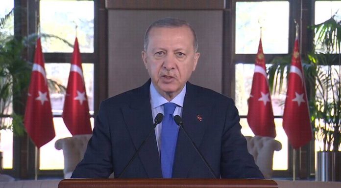 AKP seçim mevzuatı değişikliği çalışması: Muhalefeti “barajla küçültme” hesabı AKP seçim mevzuatı değişikliği çalışması: Muhalefeti "barajla küçültme" hesabı