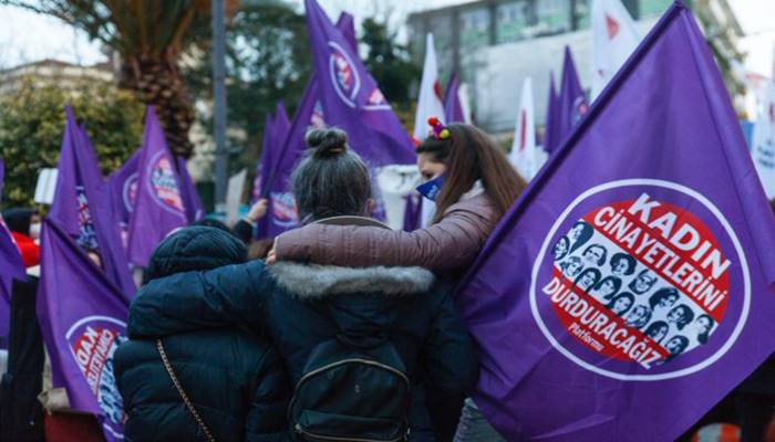 Kadınlar İstanbul Sözleşmesi'nden çekilme kararını protesto etti: Sezen Ünlü yaşıyor olacaktı