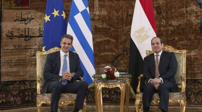 Türkiye'nin 'Mısır açılımı' Yunanistan'ı harekete geçirdi, Miçotakis Sisi'yi aradı