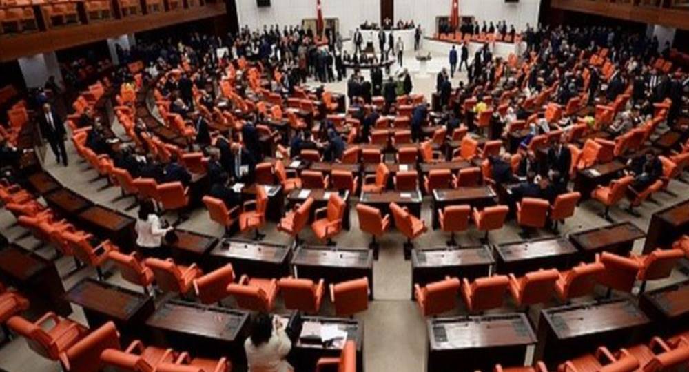 AKP seçim mevzuatı değişikliği çalışması: Muhalefeti "barajla küçültme" hesabı