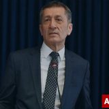 Bakan Selçuk: Okullarda eğitim 2 Temmuz'a dek sürecek ara tatil yapılmayacak