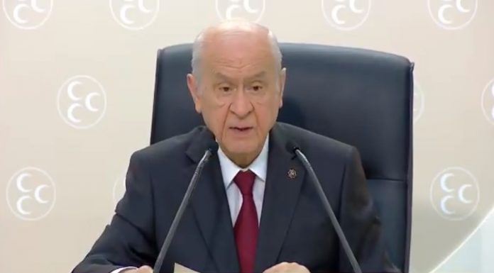 MHP’nin 100 maddelik anayasa önerisi: ‘Amaç cumhurbaşkanlığı sistemini kurumsallaştırmak’ MHP'nin 100 maddelik anayasa önerisi: 'Amaç cumhurbaşkanlığı sistemini kurumsallaştırmak'
