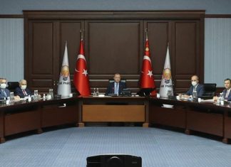 Cumhurbaşkanlığı kamuda tasarruf tedbirleri genelgesi yayımladı Cumhurbaşkanı Recep Tayyip Erdoğan'ın imzası ile yayımlanan genelgede, kamu kaynaklarının maksadına uygun azami tasarruf prensiplerine riayet edilerek kullanılmasının her kamu kurumu ve görevlisi için görev ve mecburiyet olduğu belirtildi.