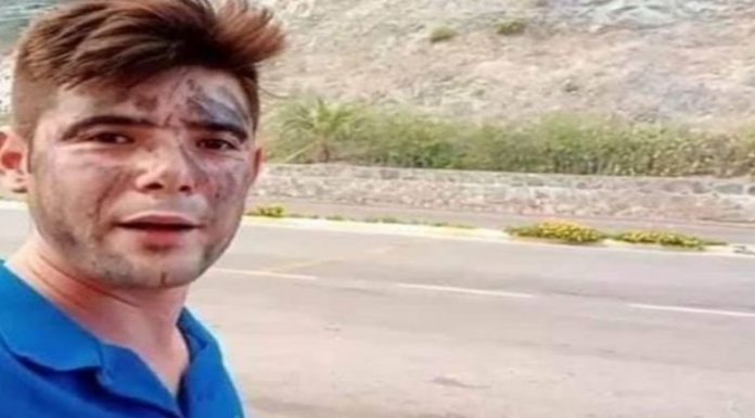 Marmaris’te itfaiyecilere içme suyu taşıyan Şahin Akdemir motosikleti devrilince alevler arasında kaldı Marmaris'te itfaiyecilere içme suyu taşıyan Şahin Akdemir motosikleti devrilince alevler arasında kaldı