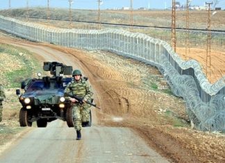 Suriye-Irak tezkeresi neden 2 yıl uzatıldı? Cumhurbaşkanlığı tezkeresi ile Türk Silahlı Kuvvetleri'nin (TSK), Suriye ve Irak'a asker gönderme yetkisi ilk kez 2 yıllık olmak üzere yedinci kez uzatıldı.