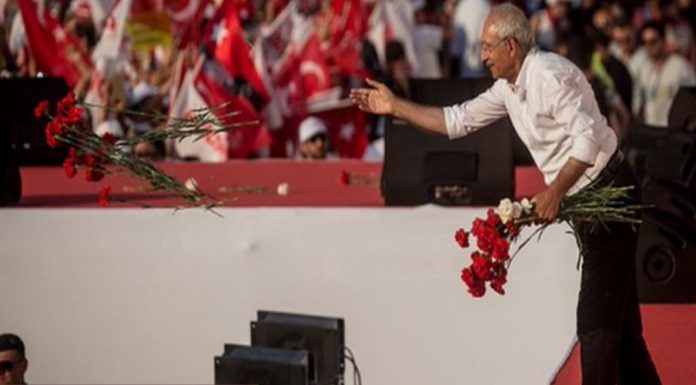Öztunç: Kılıçdaroğlu, Cumhuriyet tarihinin en büyük Mersin mitingini yapacak Öztunç: Kılıçdaroğlu, Cumhuriyet tarihinin en büyük Mersin mitingini yapacak