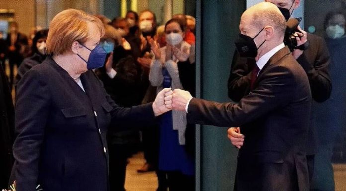 Almanya'nın yeni başbakanı Olaf Scholz Merkel dönemi son buldu