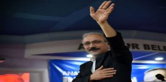 AKP kulisinde Lütfi Elvan'ın istifasının nedeni 'uyumsuzluk' gösteriliyor