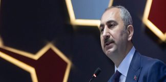 Adalet Bakanı Abdülhamit Gül görevinden istifa etti yerine Bekir Bozdağ atandı