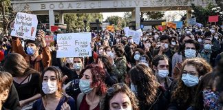 Mahkeme, Boğaziçili öğrencilerin bursunun kesilmesinin ‘hukuksuz’ olduğuna hükmetti