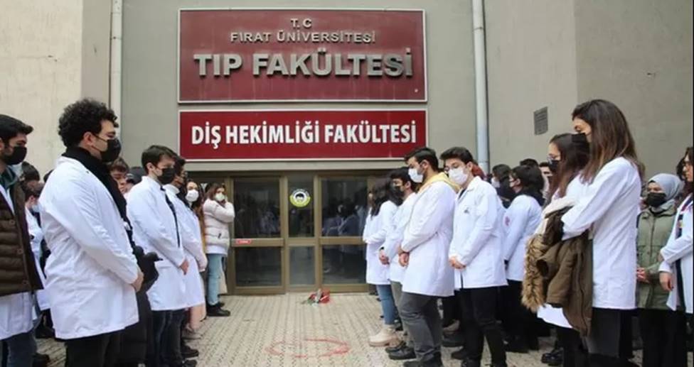 Enes Kara, bıraktığı notta kaldığı cemaat evinin baskıcı ortamına geniş yer veriyor