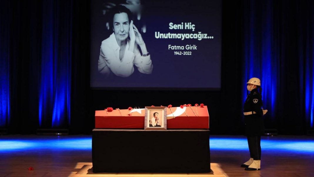Fatma Girik için Cemal Reşit Rey Konser Salonu'nda tören düzenlendi