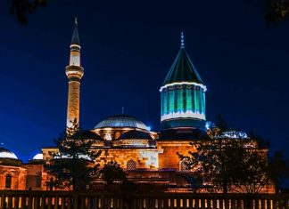 Mevlana Müzesi: Konya Mevlana Müzesi 2021 yılında ziyaretçi rekoru kırdı