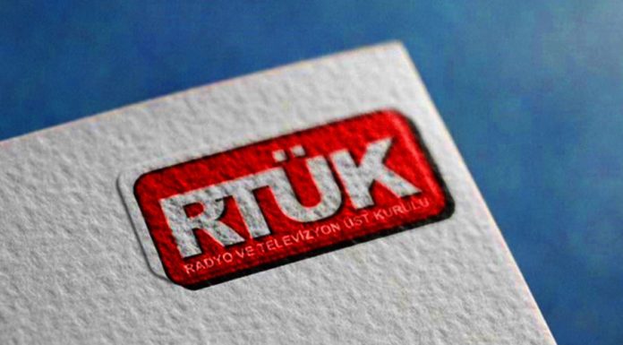 RTÜK’ten Sedef Kabaş’ın sözleri nedeniyle Tele 1’e idari para cezası ve program durdurma cezası RTÜK'ten Sedef Kabaş’ın sözleri nedeniyle Tele 1'e idari para cezası ve program durdurma cezası