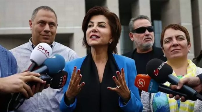 Sedef Kabaş Cumhurbaşkanına hakaret suçlamasıyla gözaltına alındı Sedef Kabaş Cumhurbaşkanına hakaret suçlamasıyla gözaltına alındı
