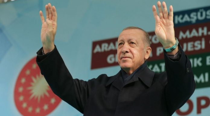 Erdoğan’ın 3. dönem adaylığı tartışması: Tartışma neden kaynaklanıyor? Erdoğan'ın 3. dönem adaylığı tartışması: Tartışma neden kaynaklanıyor?