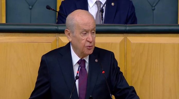 Bahçeli: “Dileğimiz büyükşehir belediye başkanının görevden affını istemesi ve demokrasinin önünü açmasıdır”