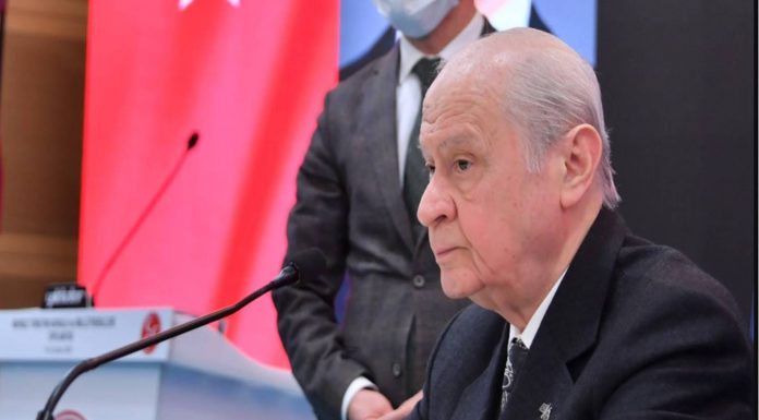 Bahçeli: Cumhurbaşkanı adayımız Erdoğan, adaylığının önünde engel yok Bahçeli: Cumhurbaşkanı adayımız Erdoğan, adaylığının önünde engel yok