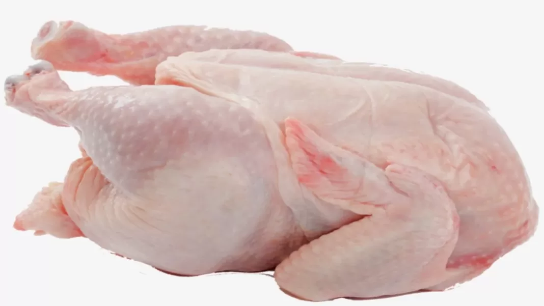 Çiğ Tavuğu Pişirmeden Önce Yıkamak Gıda Zehirlenmesi Riskini Artırıyor mu?