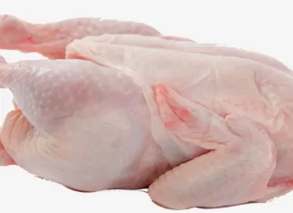 Çiğ Tavuğu Pişirmeden Önce Yıkamak Gıda Zehirlenmesi Riskini Artırıyor mu?