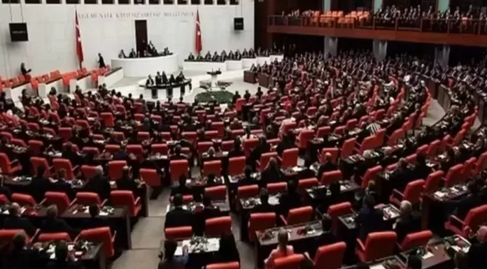 Dezenformasyonla Mücadele Yasası'nın 14 maddesi kabul edildi 14 maddenin içeriği nedir