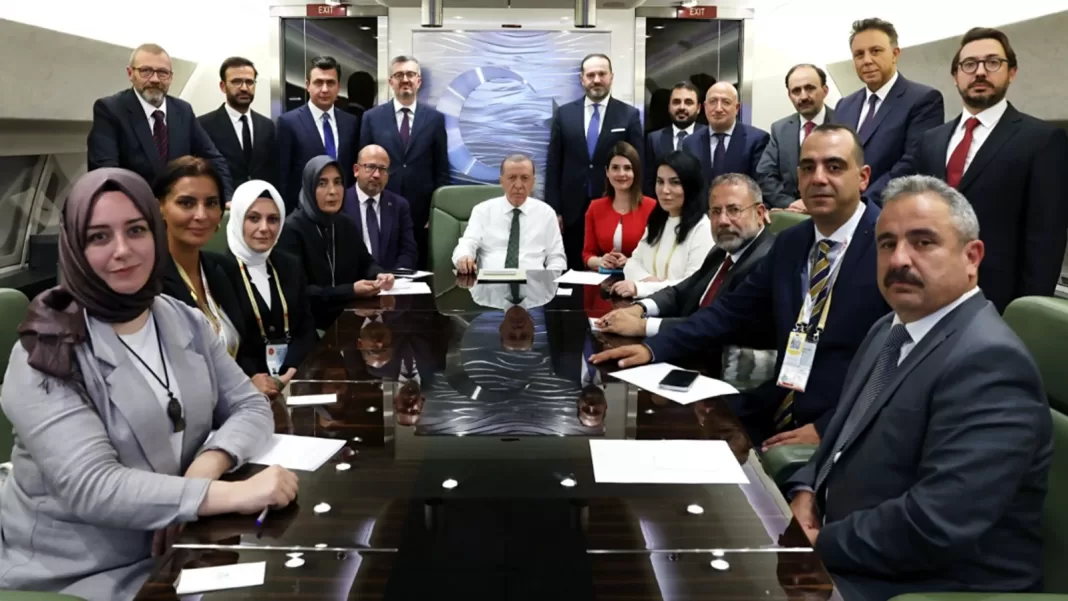 Erdoğan: Devletler arasında hiçbir zaman siyasi diyalog veya diplomasi kesip atılamaz