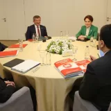 Altılı Masa toplanıyor: Gündemde aday belirleme, geçiş süreci ve seçim bildirgesi var Altılı Masa toplanıyor: Gündemde aday belirleme, geçiş süreci ve seçim bildirgesi var