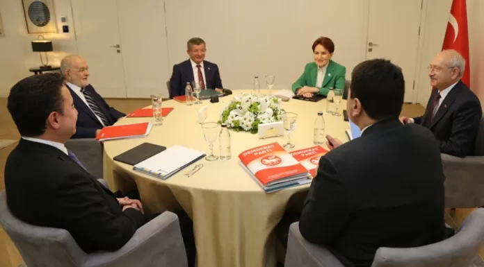 Altılı Masa toplanıyor: Gündemde aday belirleme, geçiş süreci ve seçim bildirgesi var Altılı Masa toplanıyor: Gündemde aday belirleme, geçiş süreci ve seçim bildirgesi var