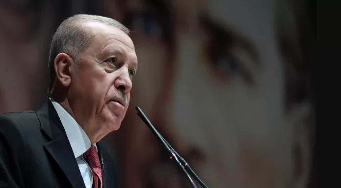 Cumhurbaşkanı Erdoğan, seçim tarihinin ‘mevsim şartlarına göre’ öne çekilebileceğini açıkladı Cumhurbaşkanı Erdoğan, seçim tarihinin 'mevsim şartlarına göre' öne çekilebileceğini açıkladı