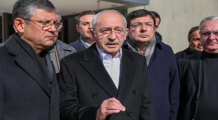Kılıçdaroğlu depremin ilk iki günü Borsa’nın kapatılmaması nedeniyle SPK’ya gitti: ‘380 bin kişi soyuldu’ Kılıçdaroğlu depremin ilk iki günü Borsa'nın kapatılmaması nedeniyle SPK'ya gitti: '380 bin kişi soyuldu'