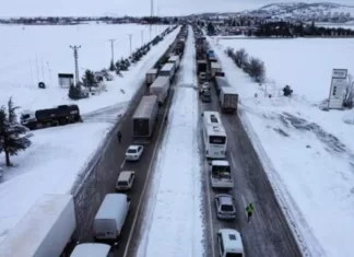 AFAD'a göre : Deprem bölgelerine ulaşım yollarında son durum...