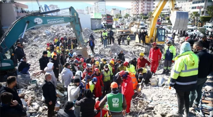 Deprem bölgesinde kimyasal madde riskine neden kimse değinmiyor? Deprem bölgesinde kimyasal madde riskine neden kimse değinmiyor?