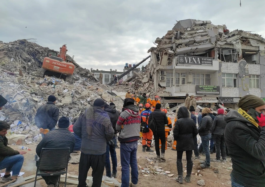 Dünyadan enkaz altında kalma süreleri: enkaz altında ne kadar, kaç gün sağ kalınabilir? 