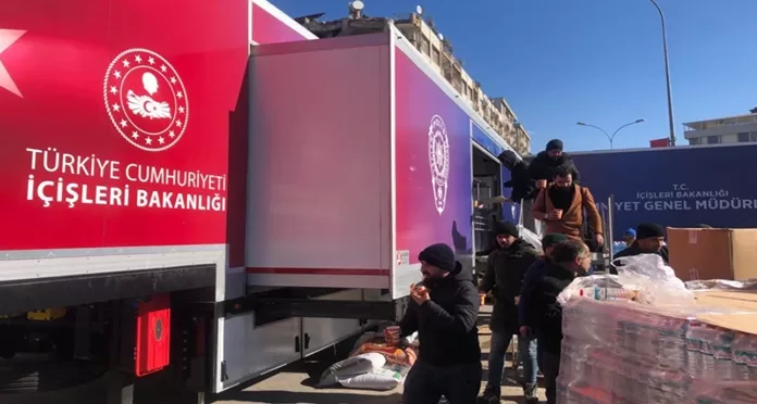 Deprem bölgesindeki kamu çalışanlarının tüm özlük hakları saklı tutulacak
